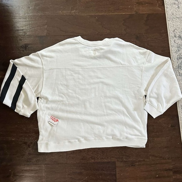 Free People Movement All Star Logo Pullover-Ivory/black size Medium NWT - Picture 11 of 12